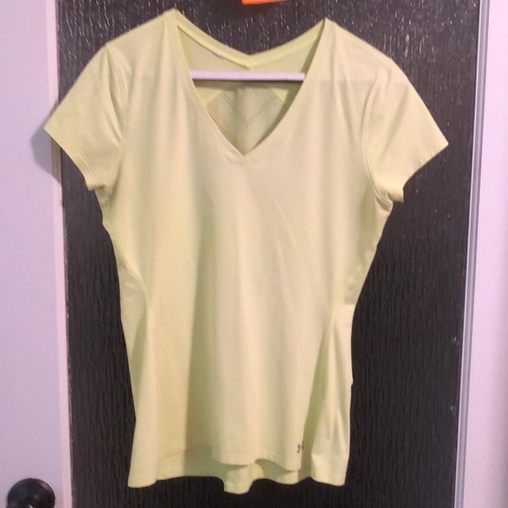 22- Under armour stretch T-shirt